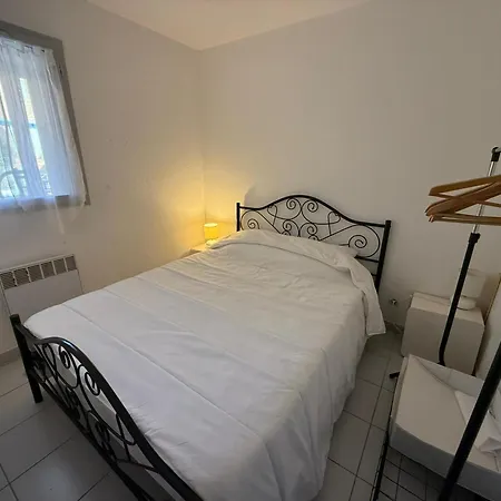 Bel T2 à Avec Terrasse Et Parking Privé - Fr-1-309-146